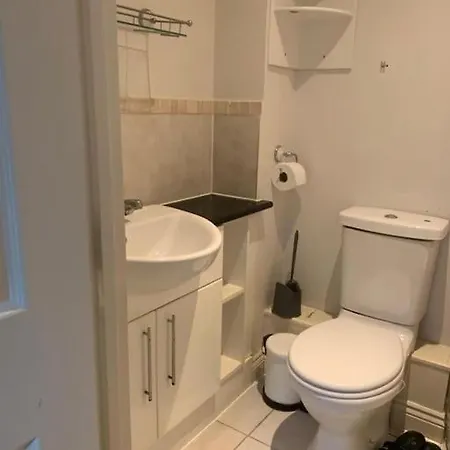 3 Bedroom Home Near Windsor Castle, Legoland, & Heathrow Slough Buitenkant foto