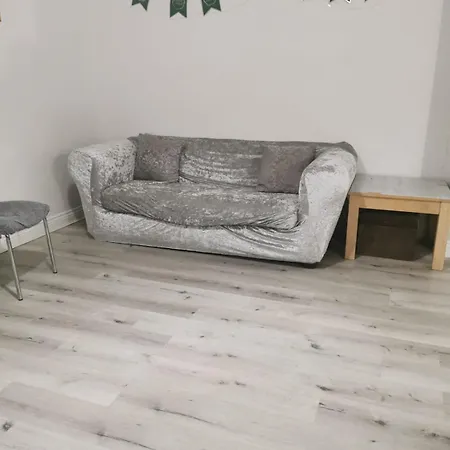 3 Bedroom Home Near Windsor Castle, Legoland, & Heathrow Slough Buitenkant foto