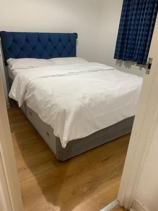 Holiday home 3 Bedroom Near Windsor Castle, Legoland, & Heathrow Slough
