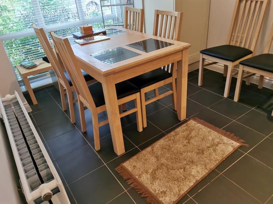 3 Bedroom Near Windsor Castle, Legoland, & Heathrow * Slough