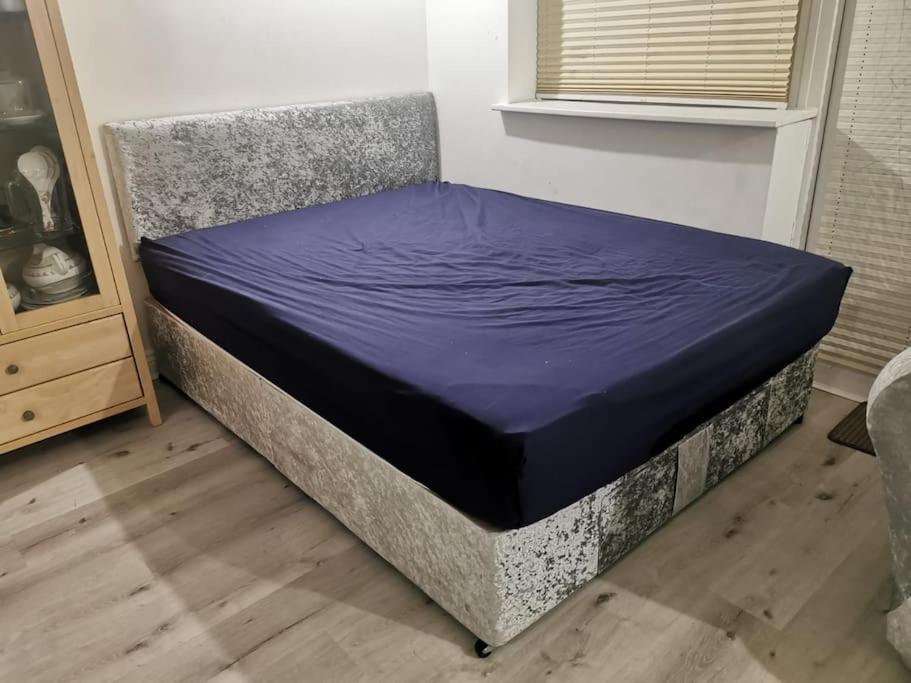 Holiday home 3 Bedroom Near Windsor Castle, Legoland, & Heathrow Slough